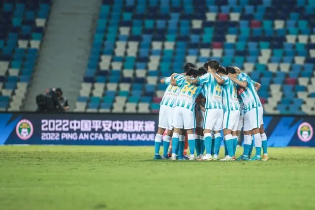 新婚娇妻胯下绿奴伺候
