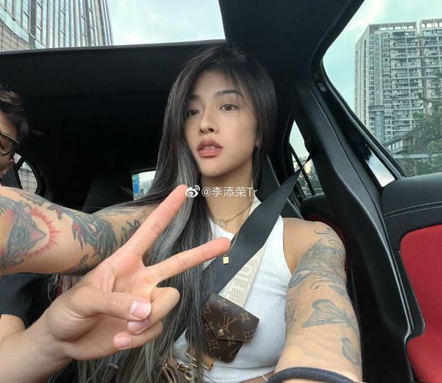 白丝美女高潮