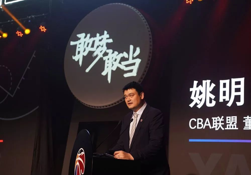 亚洲三级免费观看